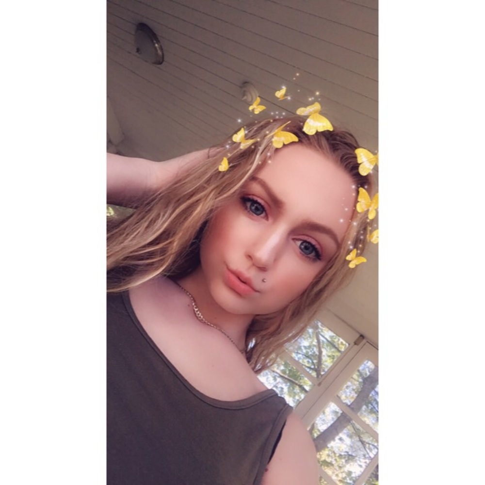 Meet your Posher, Brenna